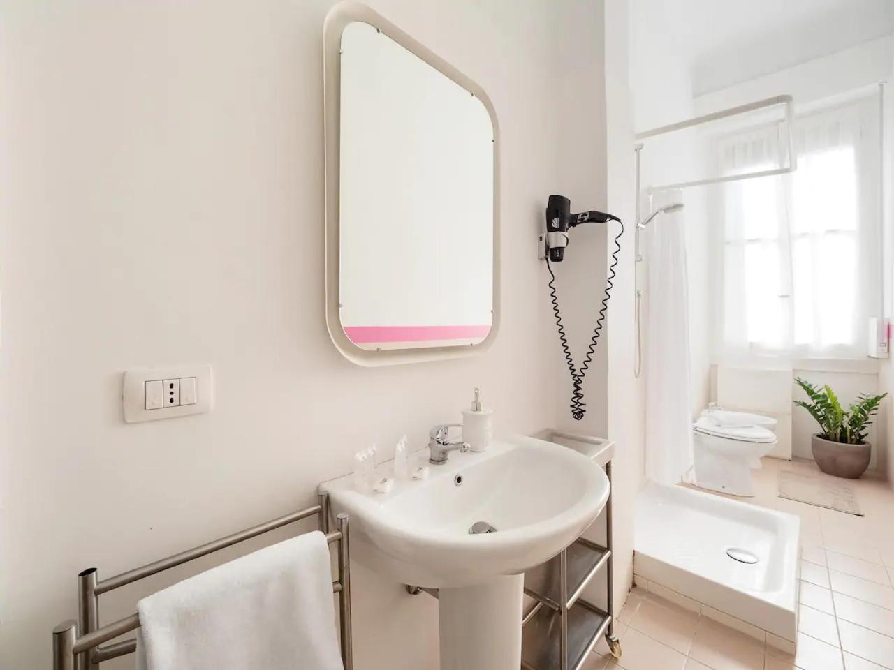 Trilocale 4/5 Ospiti In Stazione Apartment Milan Luaran gambar