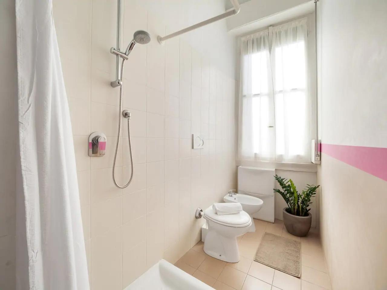 Trilocale 4/5 Ospiti In Stazione Apartment Milan Luaran gambar